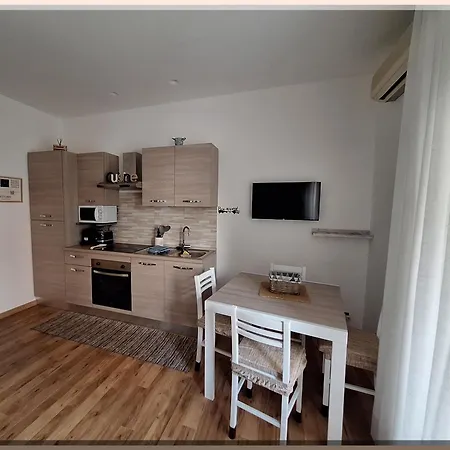 Due Passi Dal Vaticano *